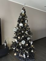 LED-Weihnachtsbaum schwarz 210 cm  mit Kugeln & Schmuck