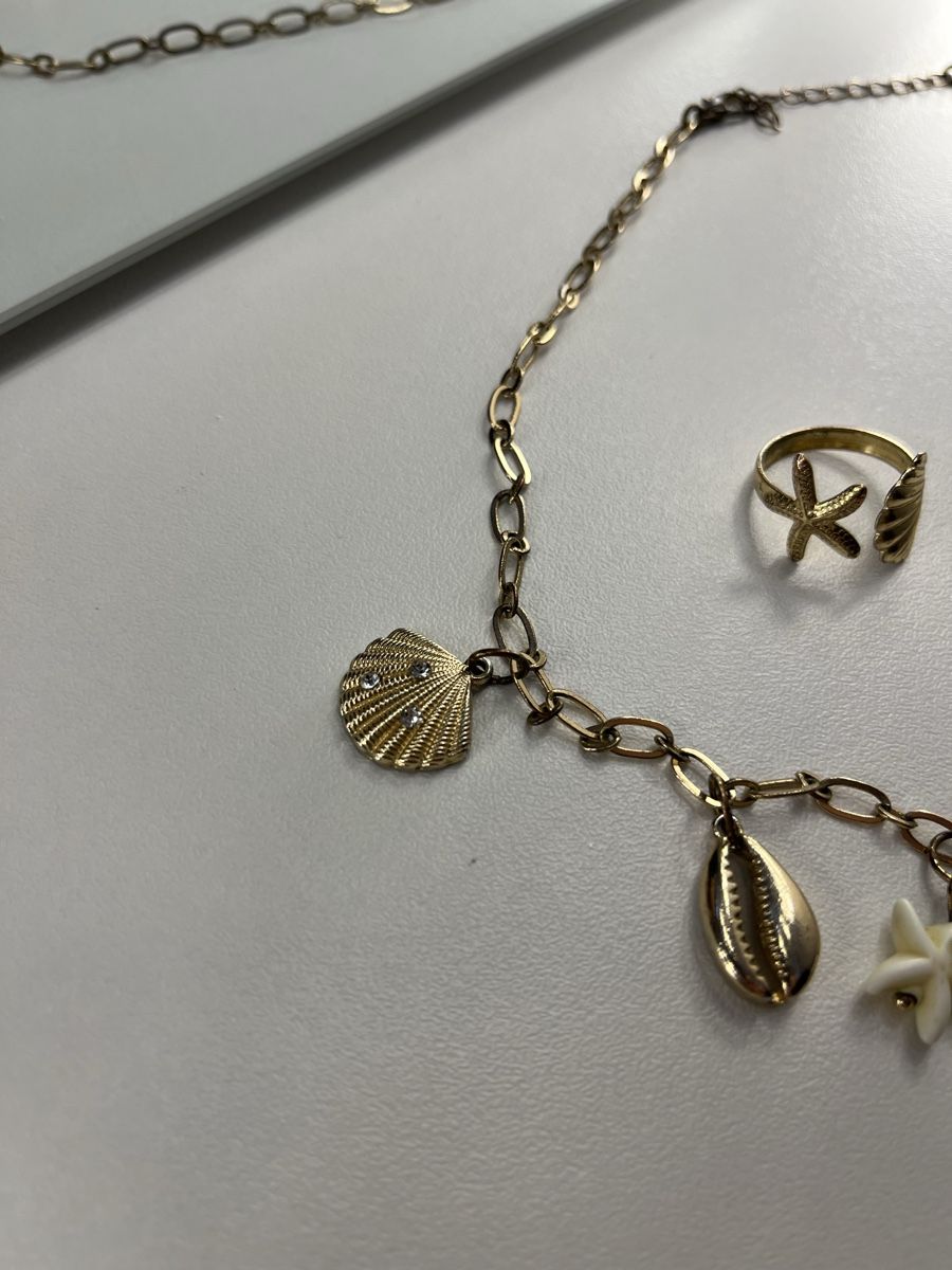 Altri gioielli: Beach Vibes Mermaid & Seashell Charm Necklace & Ring Set – Usato da Zürich venduto da Isabella123 2