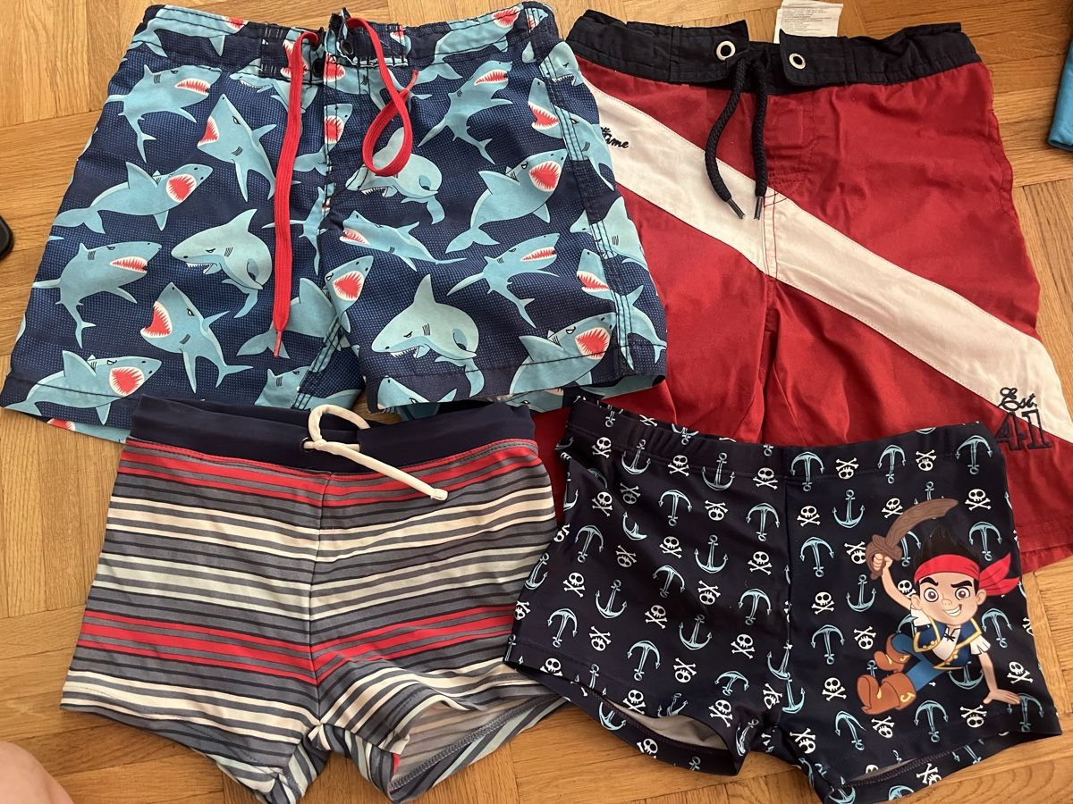 Badehosen: Lot de maillots de bain 5/6ans  – Gebraucht aus Bellevue von utilisatratice