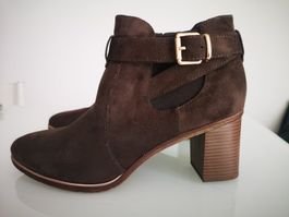 NEU! Braune Stiefeletten mit Absatz – Gr. 41
