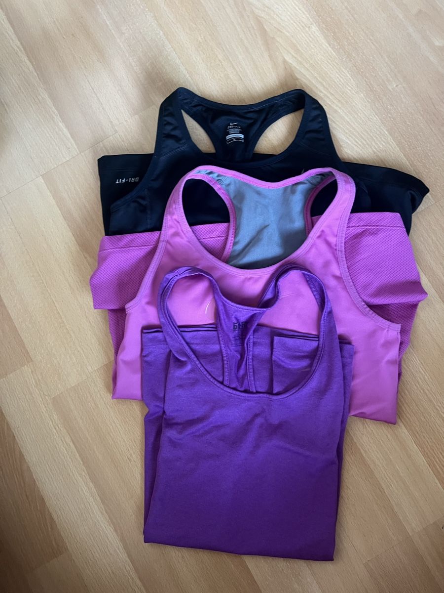 Nike Top: Sport Tops von Nike, Damen – Usato da Wettingen venduto da erma_5430