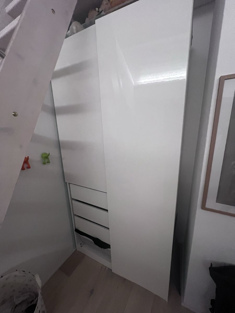 Armadi: PAX Schrank Ikea  – Usato da Hinwil venduto da Karinwolf