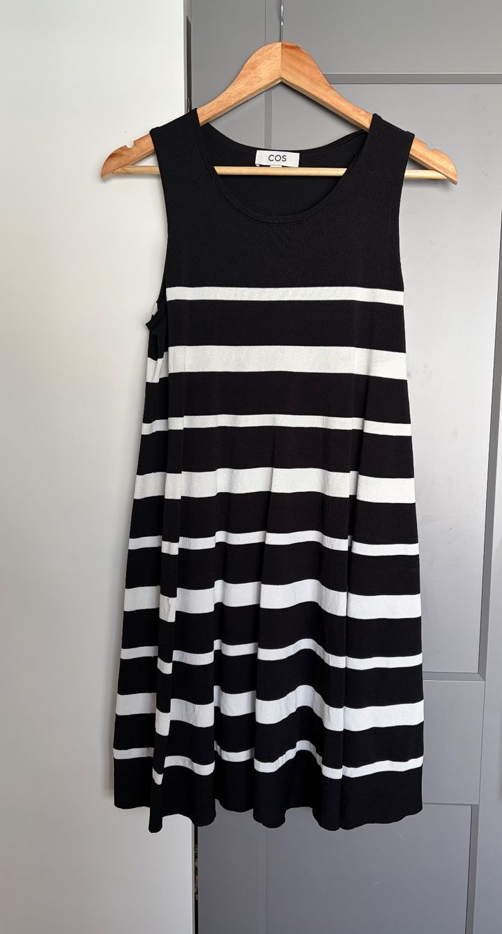 Cos Vestiti: Cos Kleid, gr. M – Usato da Hergiswil NW venduto da irinagraf