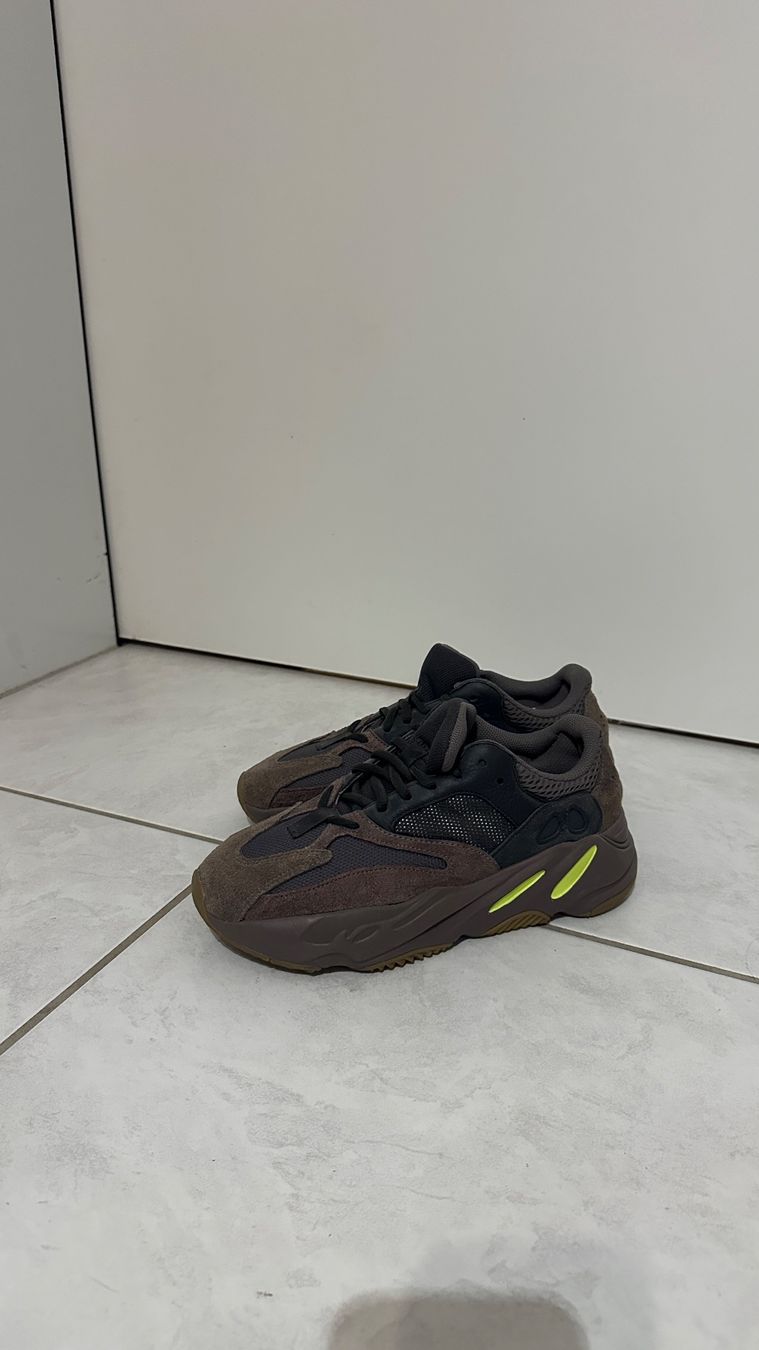 Herrenschuhe: Graue Yeezy – Gebraucht aus Chur von sivik 1