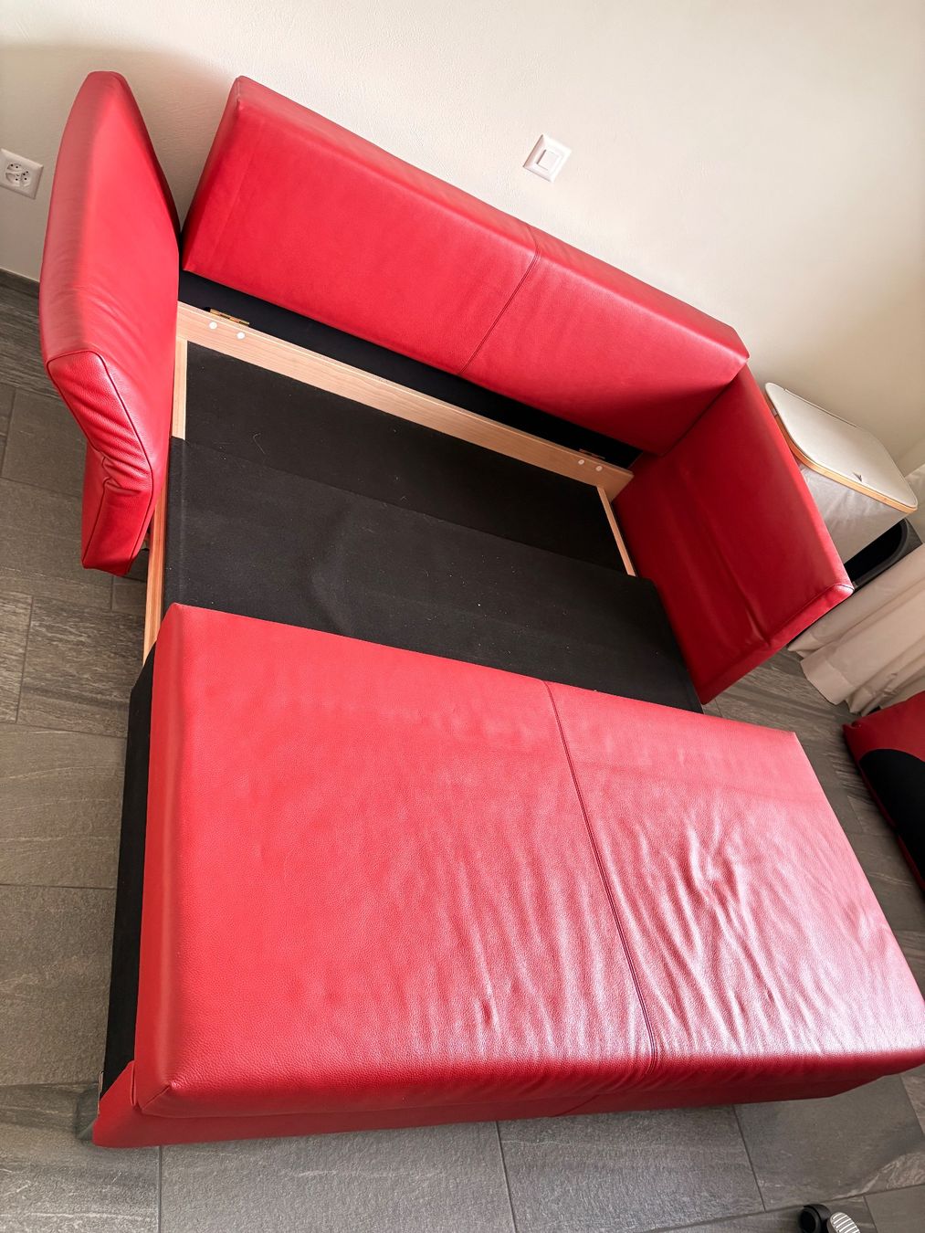 Divani: Rotes Leder Schlafsofa, 2-plätzig – Usato da Oftringen venduto da Snowmogli 4