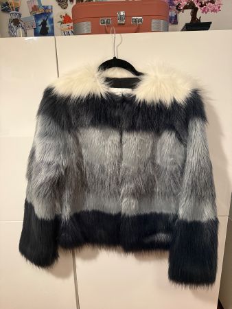 Warme Zara Kunstfell Jacke, Gr. M