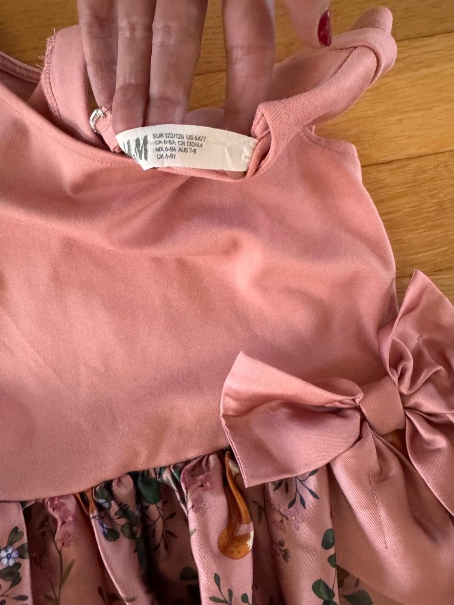 Lotti & Set di vestiti: Kleider für Mädchen plus zwei Tachen – Usato da Schlieren venduto da BIBOSA 2