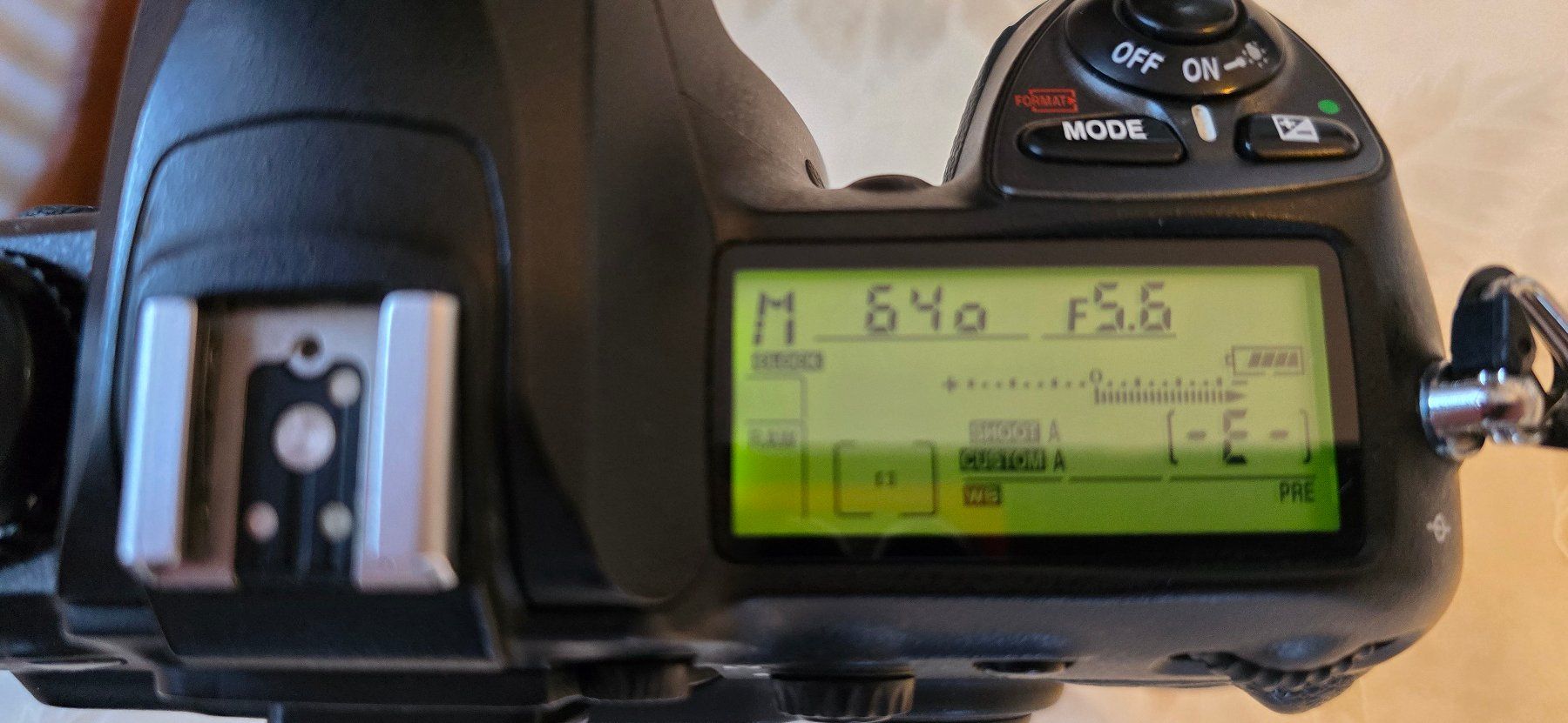 Nikon Kamera: Nikon D200 + 2 accus + chargeur – Gebraucht aus La Tour de Peilz von Helvetica-Raw 4