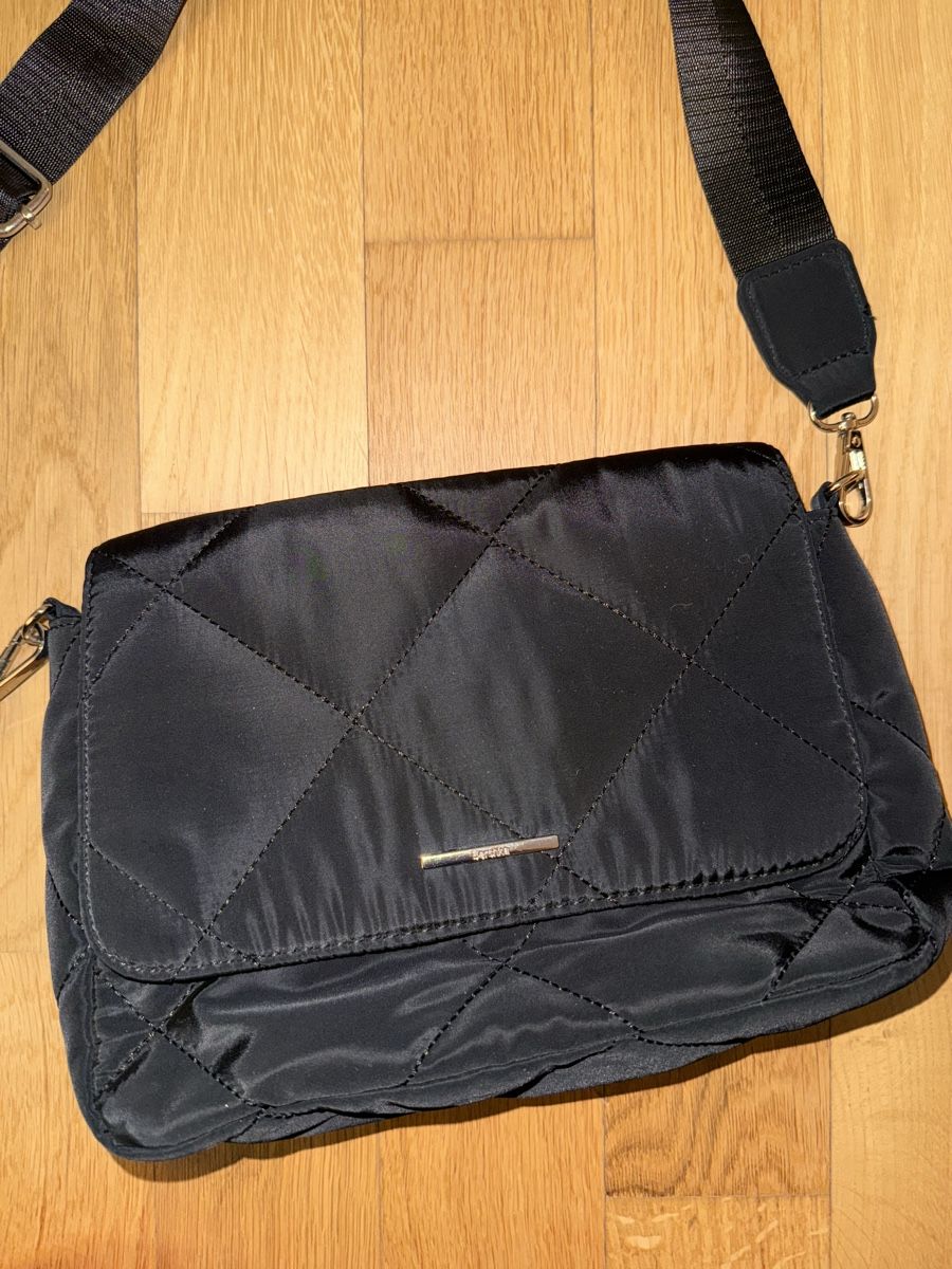 Borse da donna: Bershka Crossbody Tasche schwarz – Usato da Winterthur venduto da yar_dpp8 2