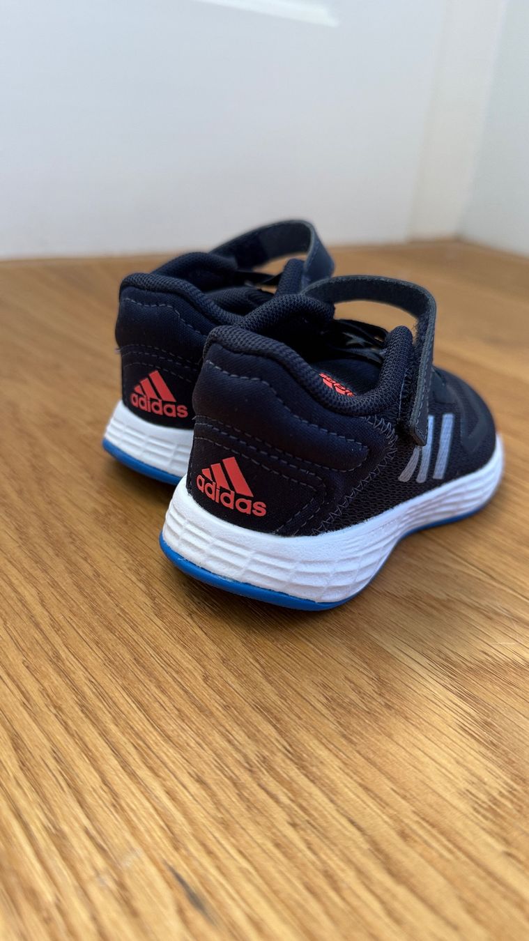 Adidas Scarpe per ragazzi: Adias Turnschuhe/Sneakers Grösse 22 – Usato da Münchenbuchsee venduto da sterbsli 4