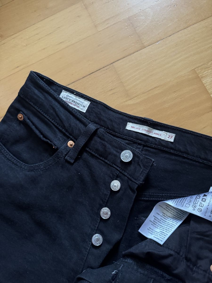 Levi's Jeans: Levi‘s Ribcage Straight Ankle  – Usato da Bern venduto da anja.zurbuchen