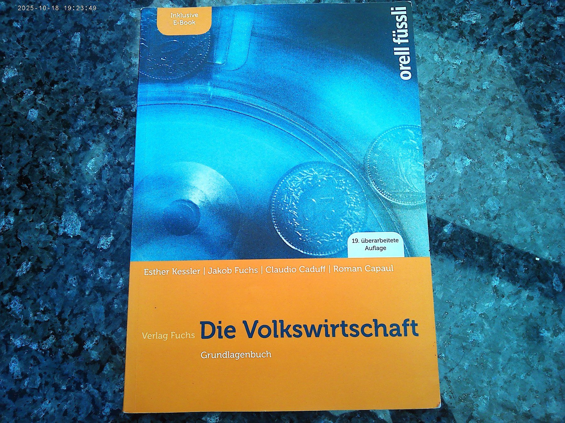 Bücher: Die Volkswirtschaft - Grundlagenbuch – Gebraucht aus reitnau von Sib7