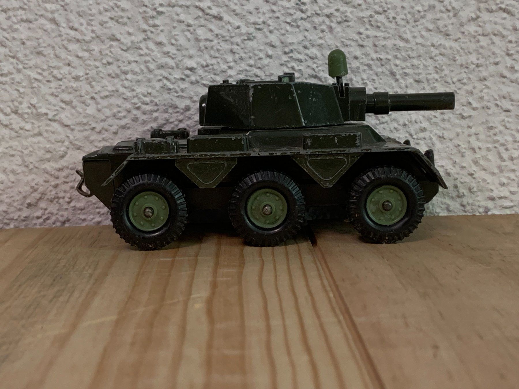 Modellini d'auto: Alter Spiel-Panzer 3-Achsig – Usato da Arlesheim venduto da Spielmax 2