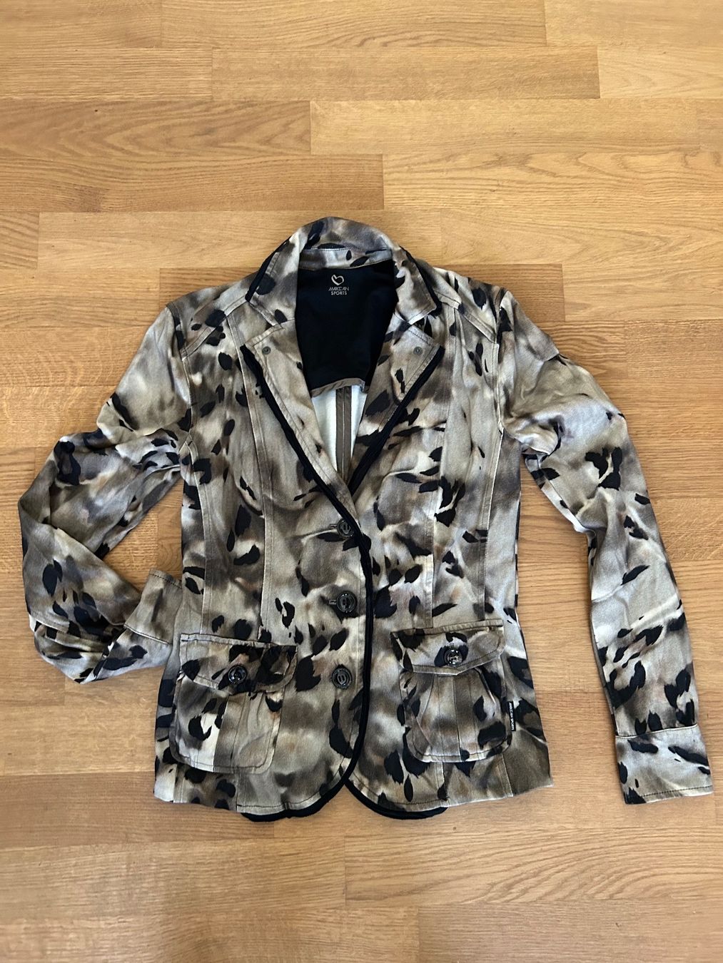 Marc Cain Giacche: Marc Cain Bläzer, Animalprint, 34 – Usato da ZÜRICH venduto da Mitzi-2025