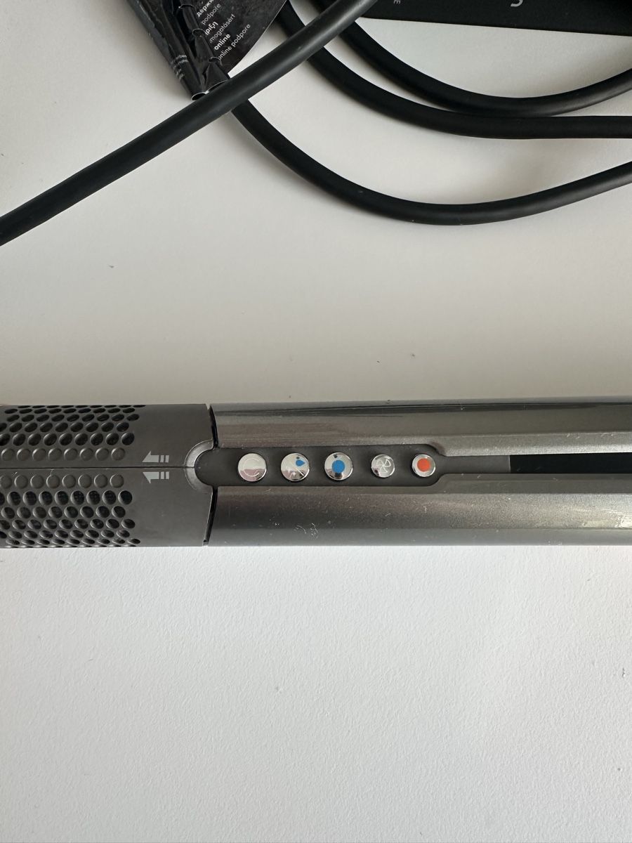 Dyson Asciugacapelli: Dyson Airstrait – Usato da Biel-Bienne venduto da levante14 1