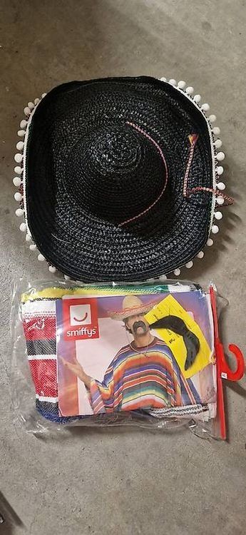 Costumi: Kostüm Mexikaner Poncho + Hut – Usato da Plons venduto da fra_8cp5