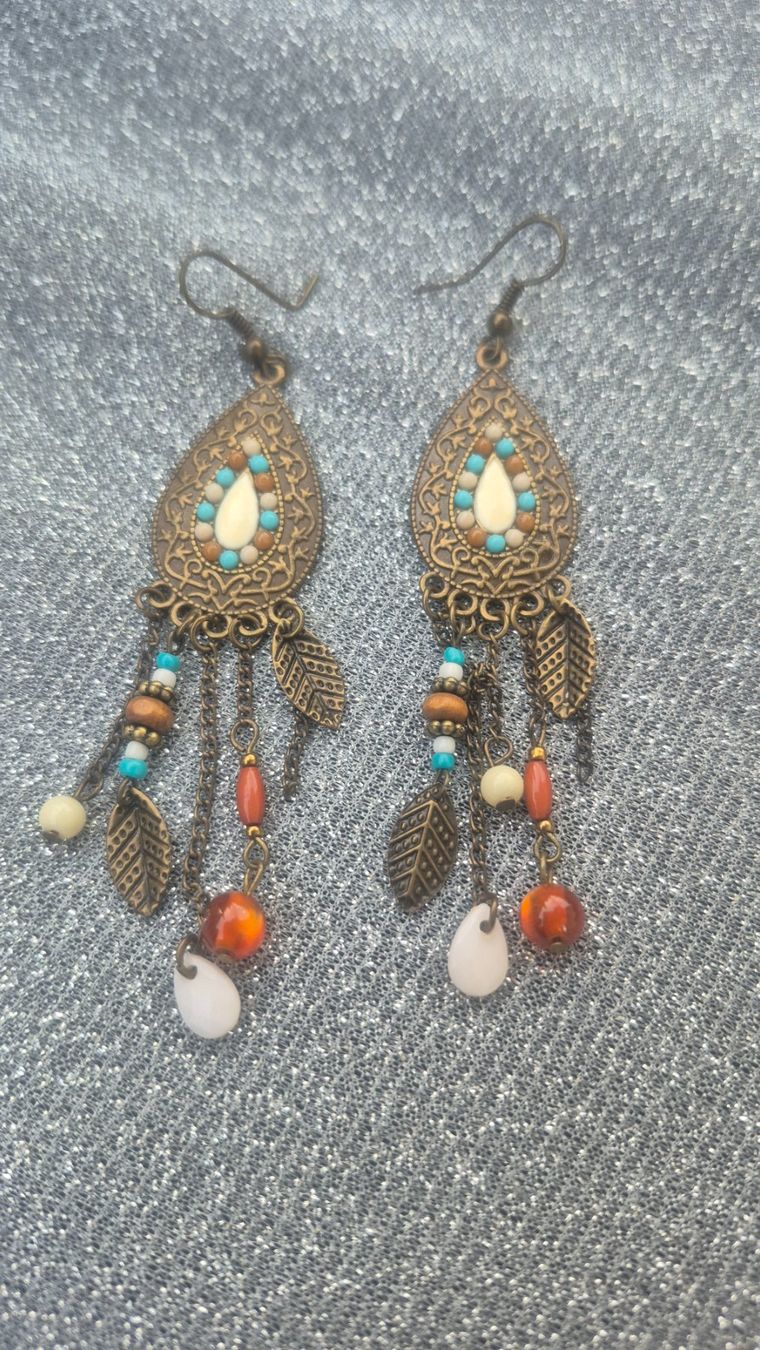 Orecchini pendenti & Orecchini a lobo: Orecchini pendenti color bronzo con perline e foglie – Usato da Giubiasco venduto da Stefaniav