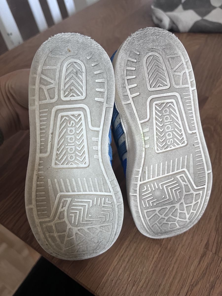 Adidas Scarpe per ragazzi: Adidas Sneakers – Usato da Ostermundigen venduto da Mihela 3