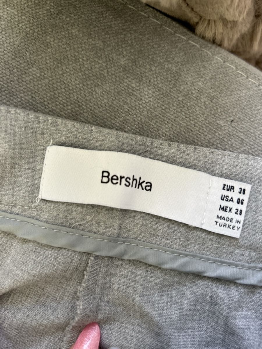 Bershka Pantaloni: Hose, Bershka, Gr. 38 – Usato da Langwiesen venduto da Cattii 2