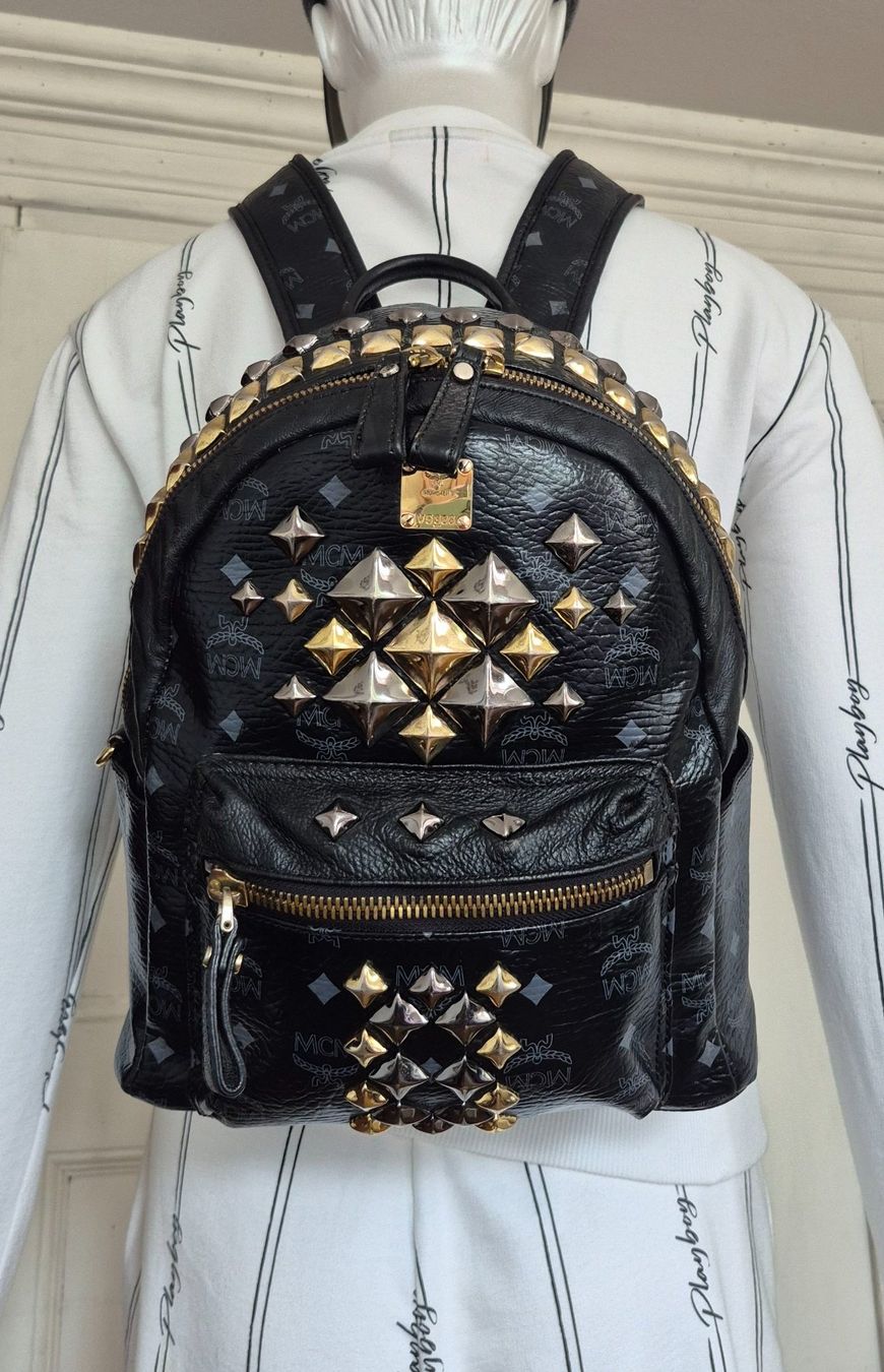 Mcm Zaini: MCM Rucksack mit Nieten – Usato da Dottikon venduto da Pega7 1