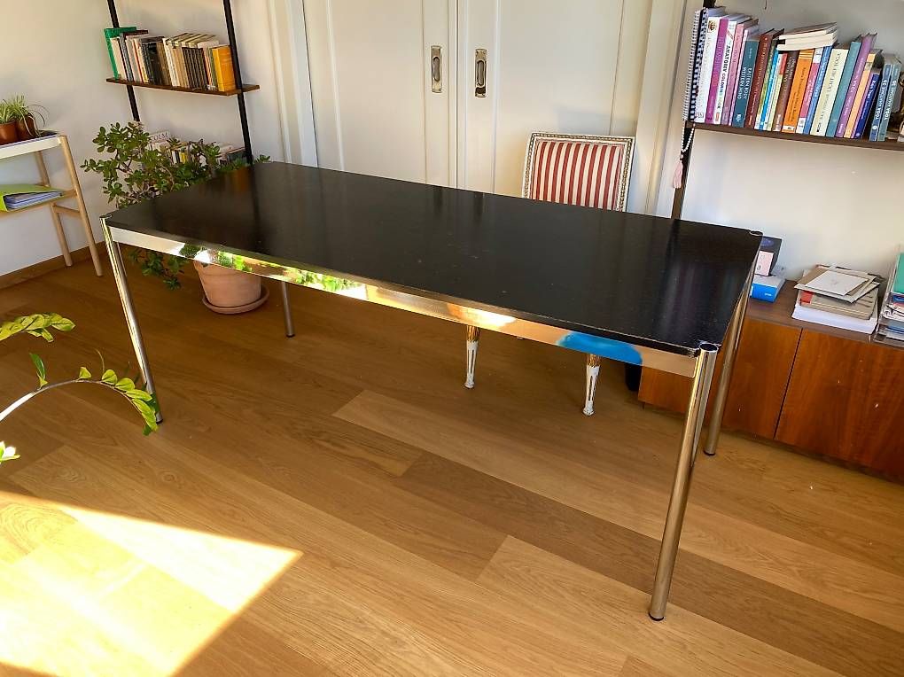 USM Tische: USM Haller-Tisch – Gebraucht aus Biel/Bienne von mattrr
