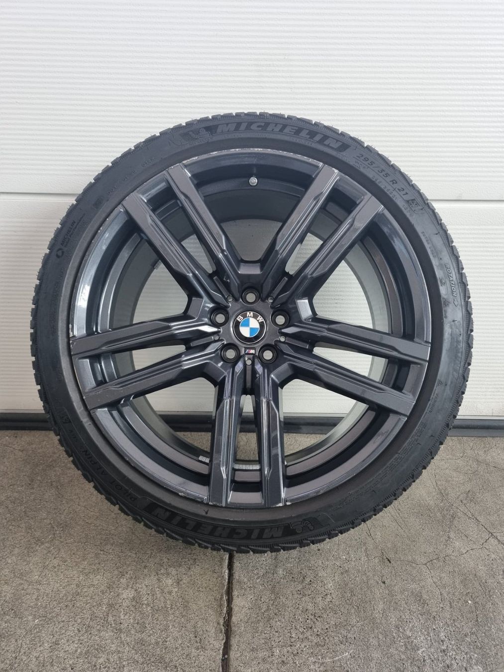 BMW Pneus & Roues: BMW X6M Competition Winterräder – D'occasion à Kirchdorf AG par Cartastic_AG 2