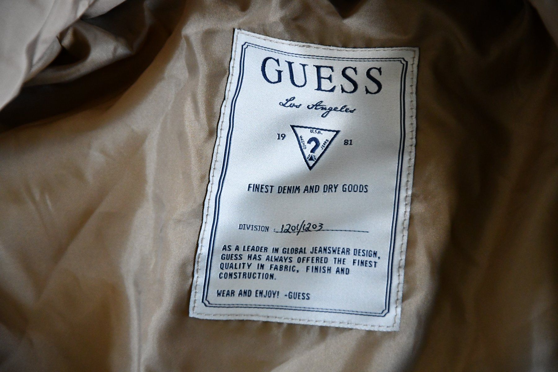 Guess Vestes: Wintrejacke, Guess, M – Neuf (Voir description) à Sins par dsto 2
