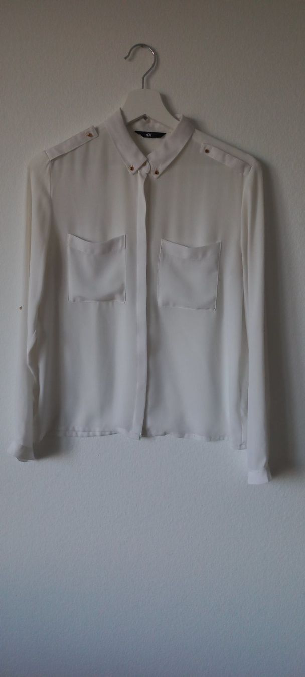 Avant Premiere Blusen: Bluse langarm Farbe Weiss Gr. S Marke H&M – Gebraucht aus Stans von Acnml