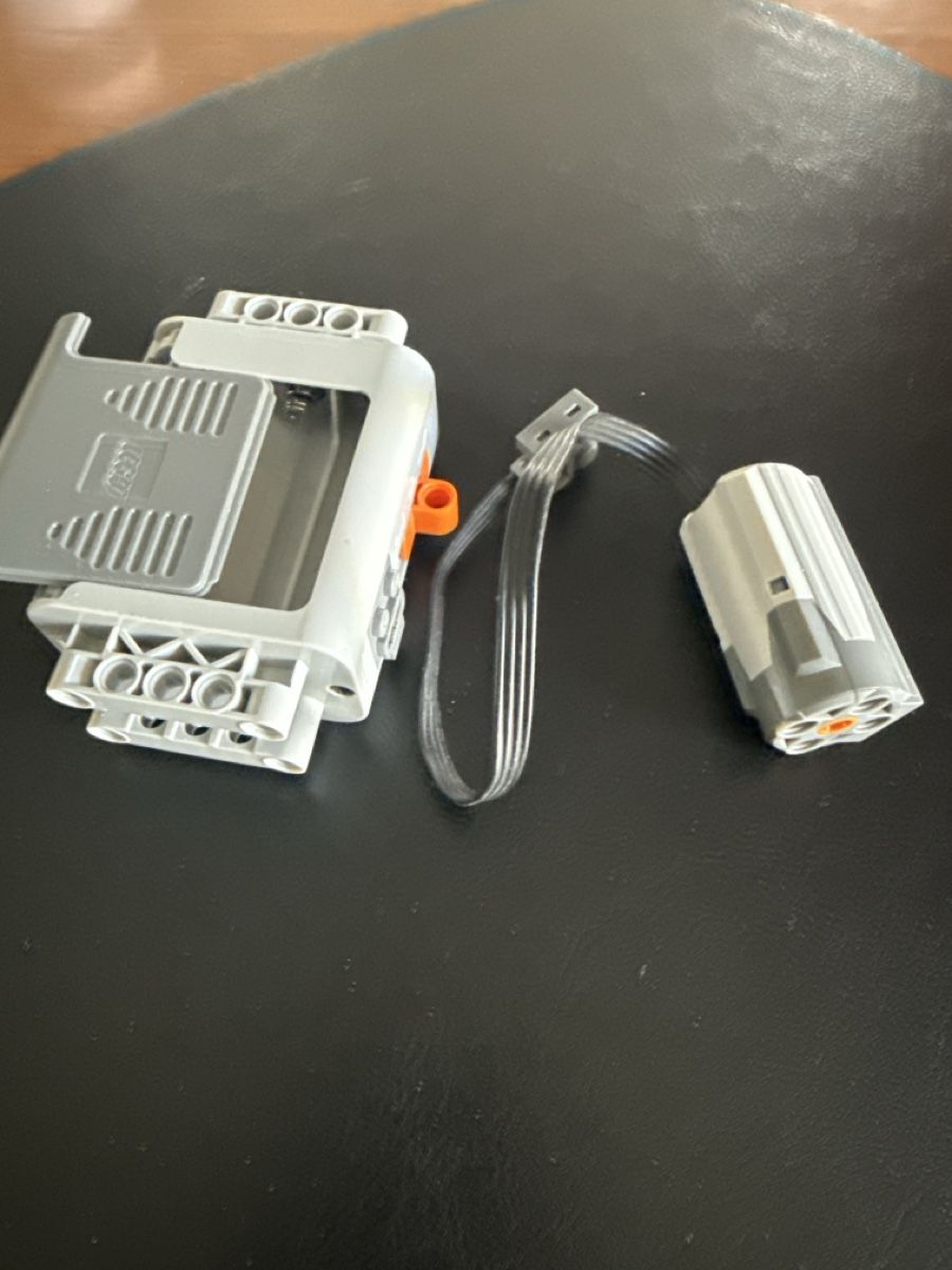 Lego Spielzeuge: Lego Technic Motor – Gebraucht aus Worb von sam_2vjg