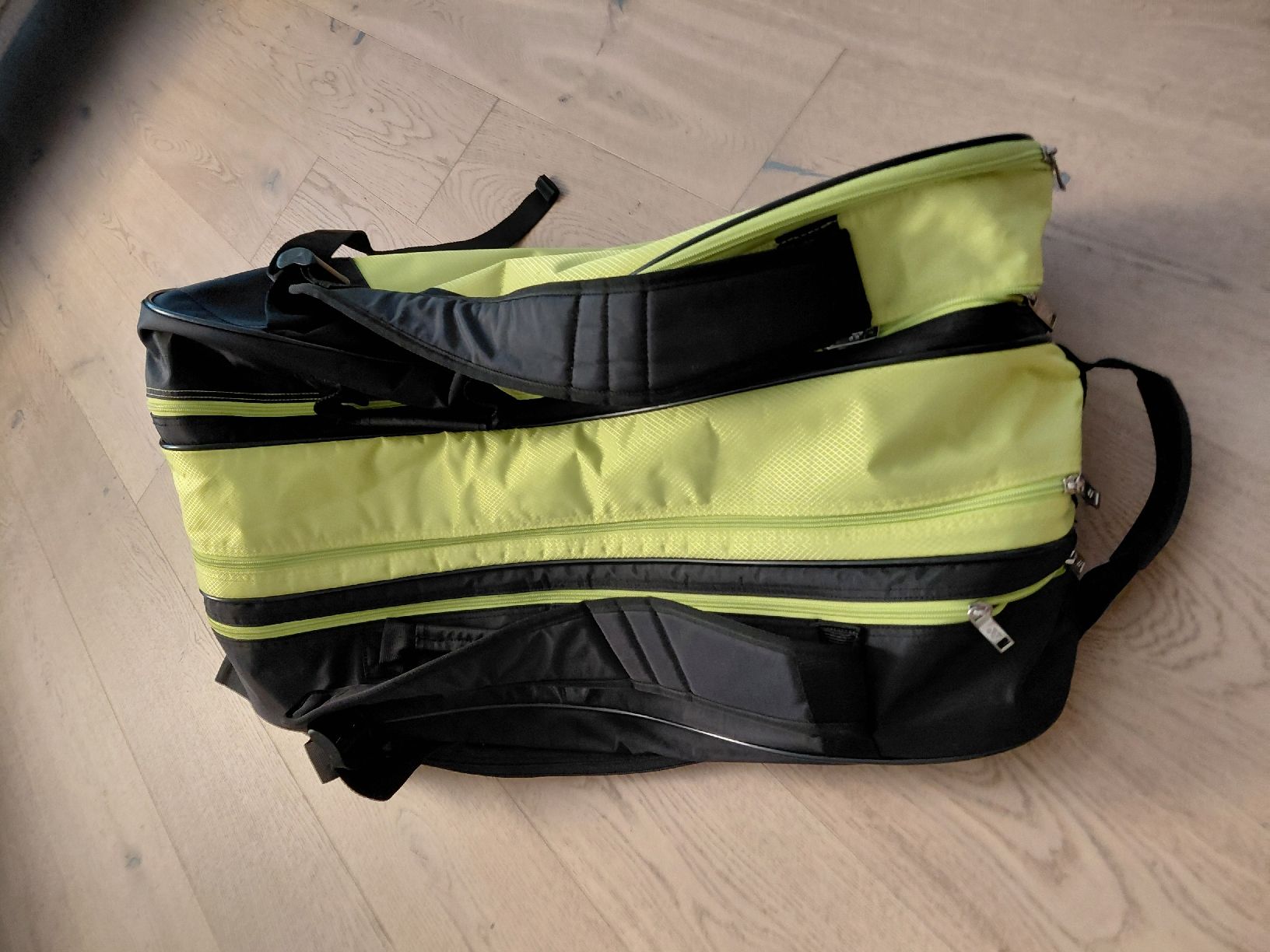 Yonex Sacs: Yonex Badminton Tasche – D'occasion à Oberuzwil par adrian.ryffel 2