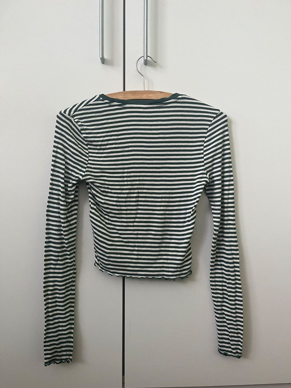 Only Pullover & Sweatshirts: Only Langarmshirt gestreift, Grösse XS – Gebraucht aus Hochdorf von seetaler12 3