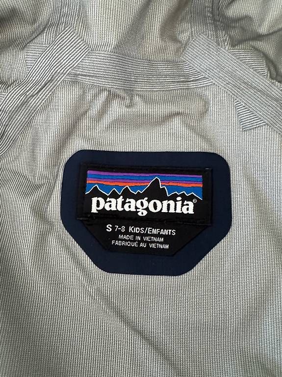 Patagonia Vestes & Manteaux: Regenjacke von Patagonia – D'occasion à Binningen par bebema 1