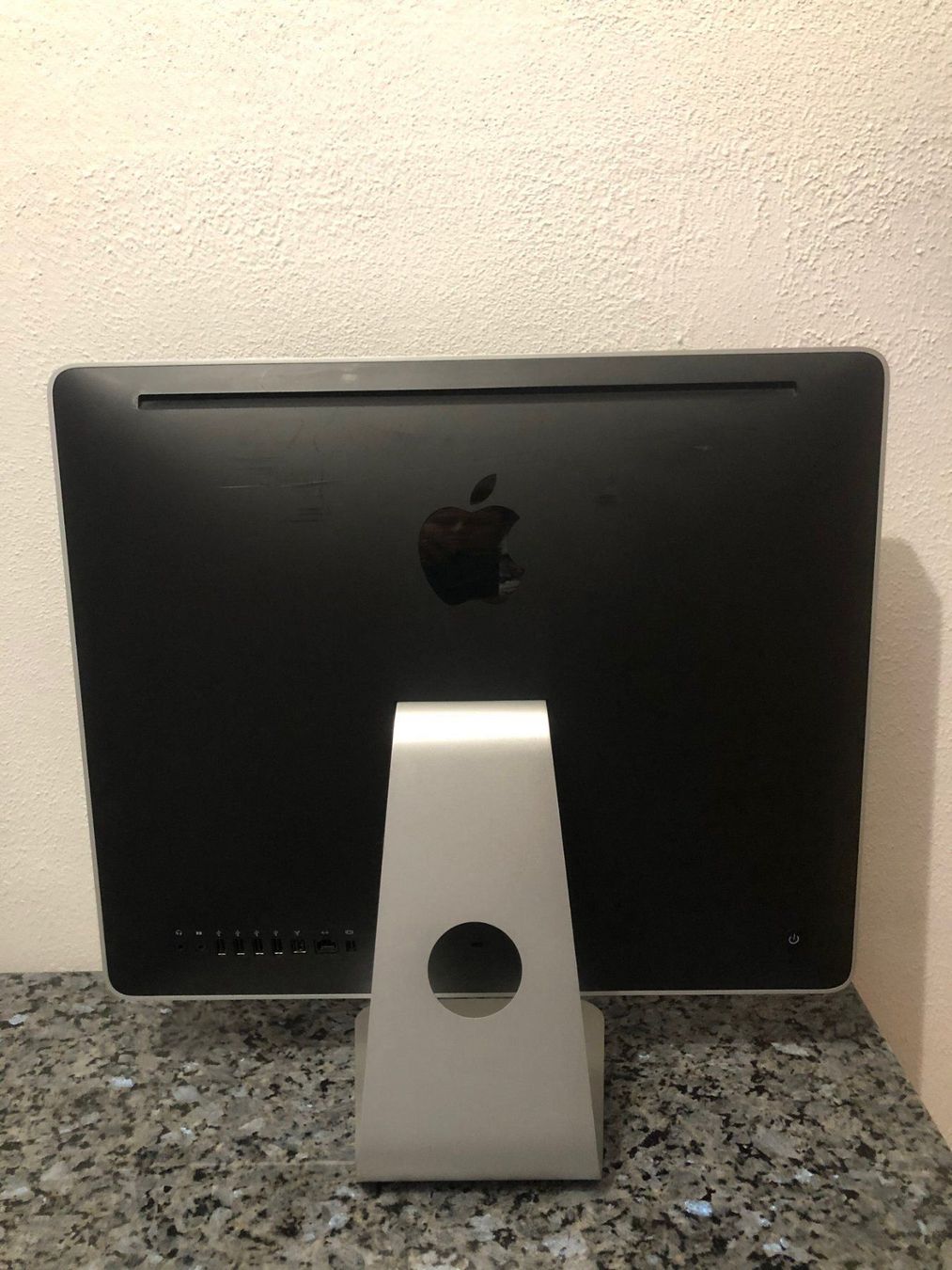 PC: Apple iMac 20-Inch "Core 2 Duo" 2 GHz – Usato da St. Margarethen TG venduto da Mac-PC 7