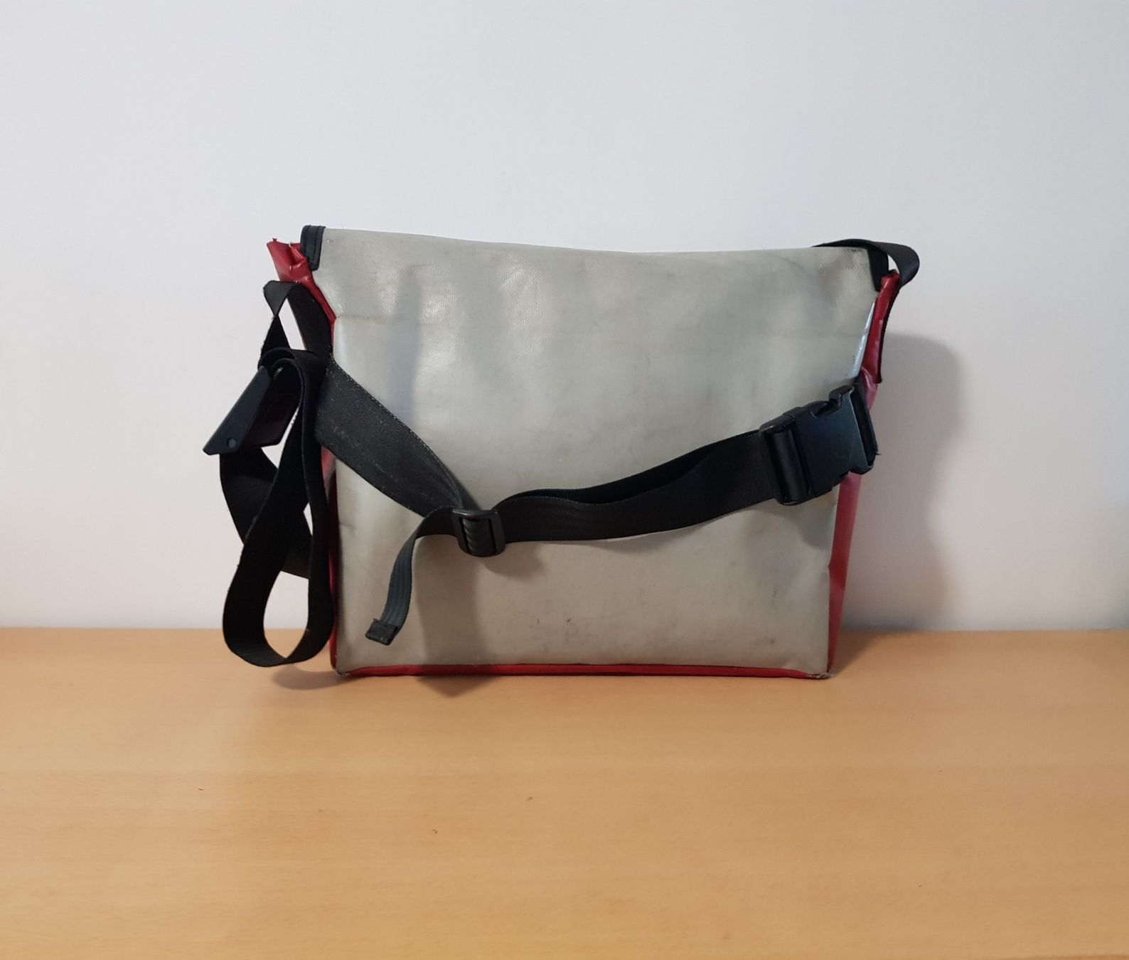 Freitag Borse: Freitag Tasche / Umhängetasche – Usato da Basel venduto da Birs868 3