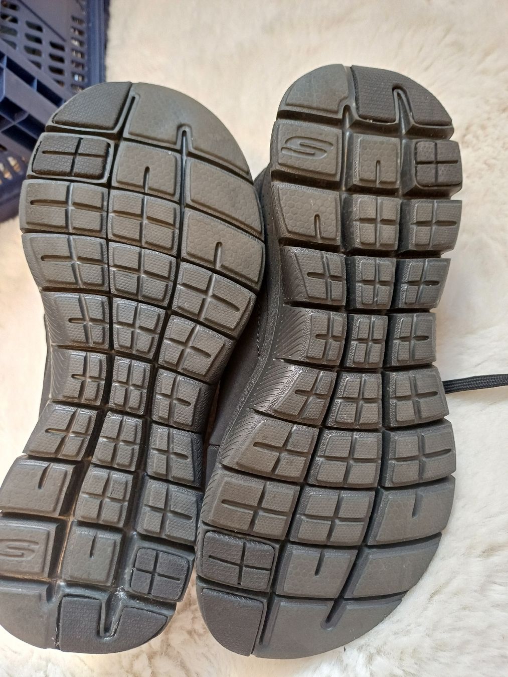 Scarpe da uomo: 35 Skechers Elite Warm Tech Memory Foam Neuwertig – Nuovo (secondo la descrizione) da Walenstadt venduto da emynmuil1 4