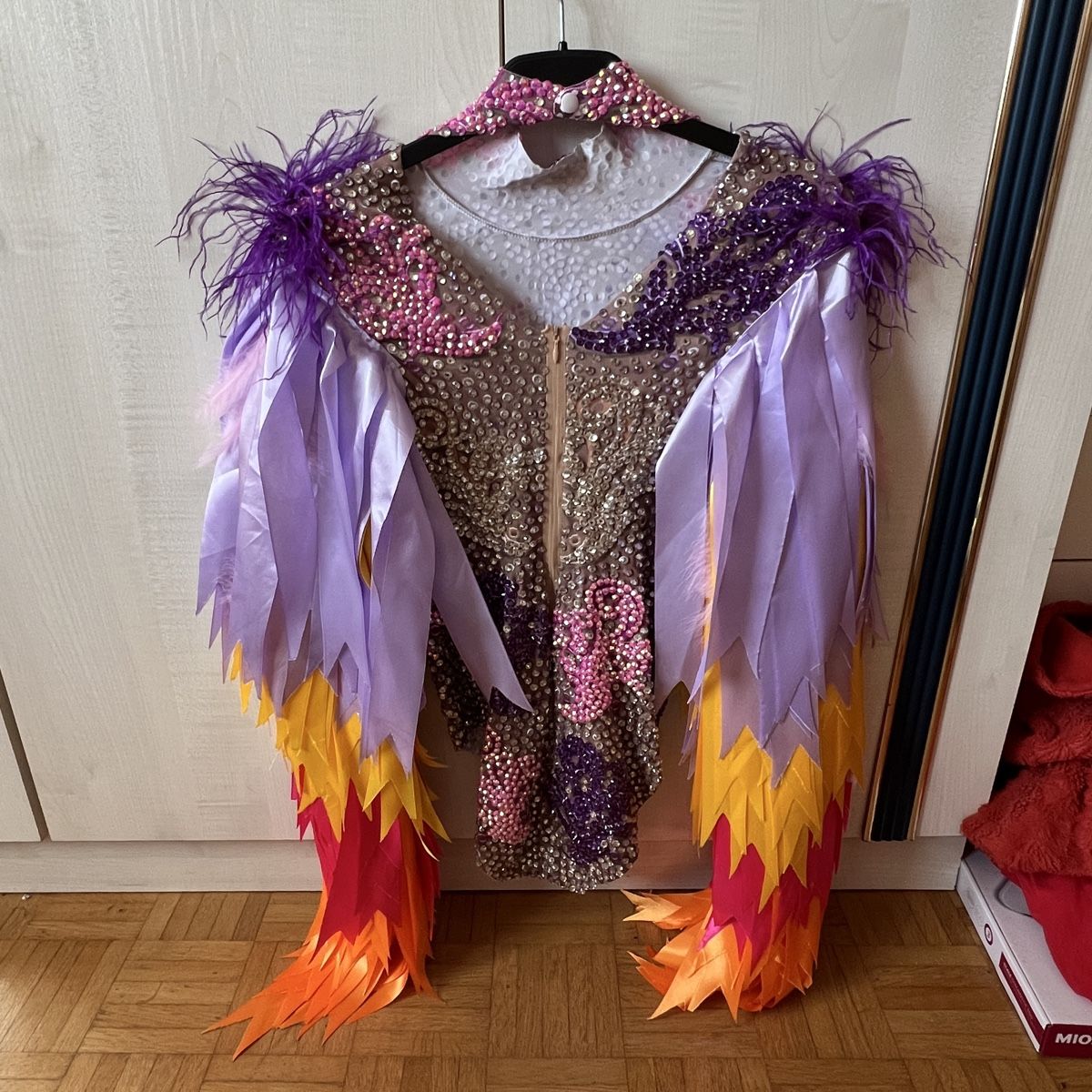 Kostüme: Rhinestoned dancing costume – Neu (gemäss Beschreibung) aus Fribourg von ariesto 1