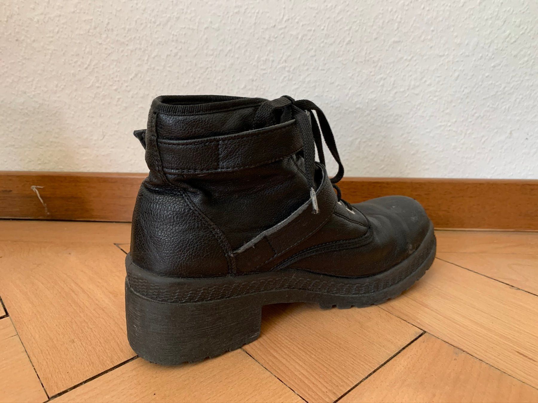 Scarpe da donna: Leder Booties Stiefelette schwarz - 40 – Usato da Zürich venduto da Diazaio 2