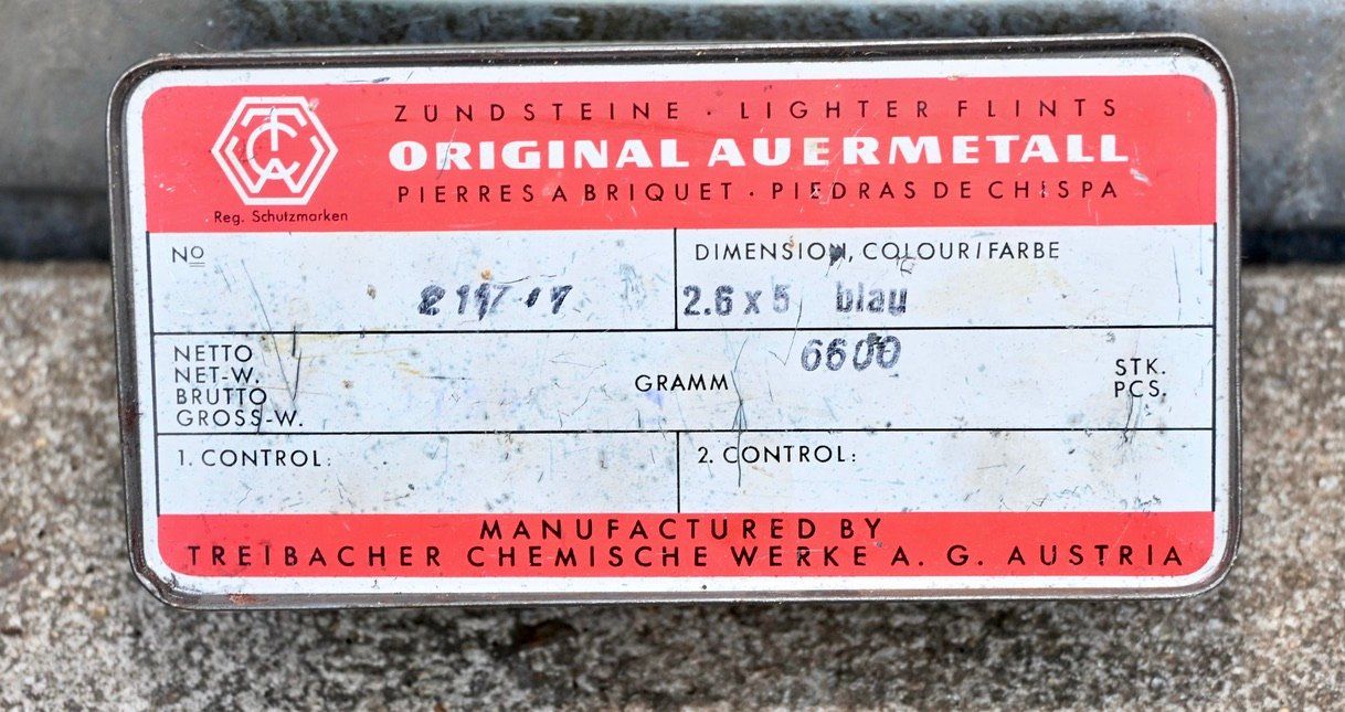 Dosen: alte Blechdose Original Auermetall -  Feuersteine Austria – Gebraucht aus Pfaffhausen von mono_rec 2