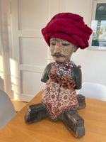 Antike Holzfigur "Sultan", mit Turban und Halsdekoration