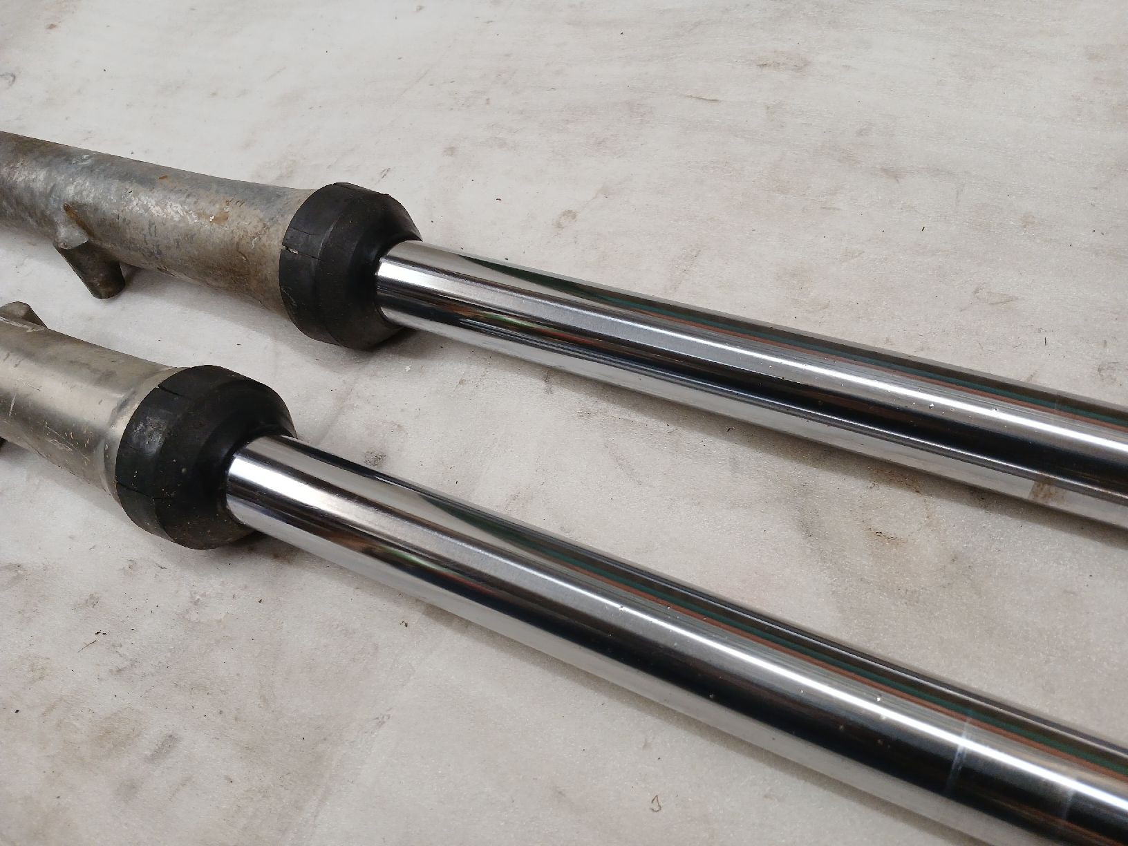 Honda Alle Motorradersatzteile: Honda CM 125 C fourche, suspension, gabel – Gebraucht aus Fey von lobanovski1 1