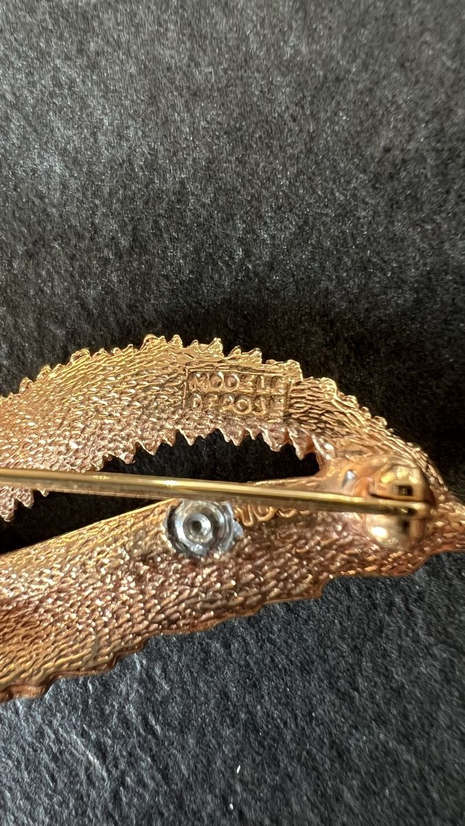Spille & Fermagli: Broche vintage dorée strass feuille stylisée numérotée – Nuovo (secondo la descrizione) da Nyon venduto da stylevintage79 3