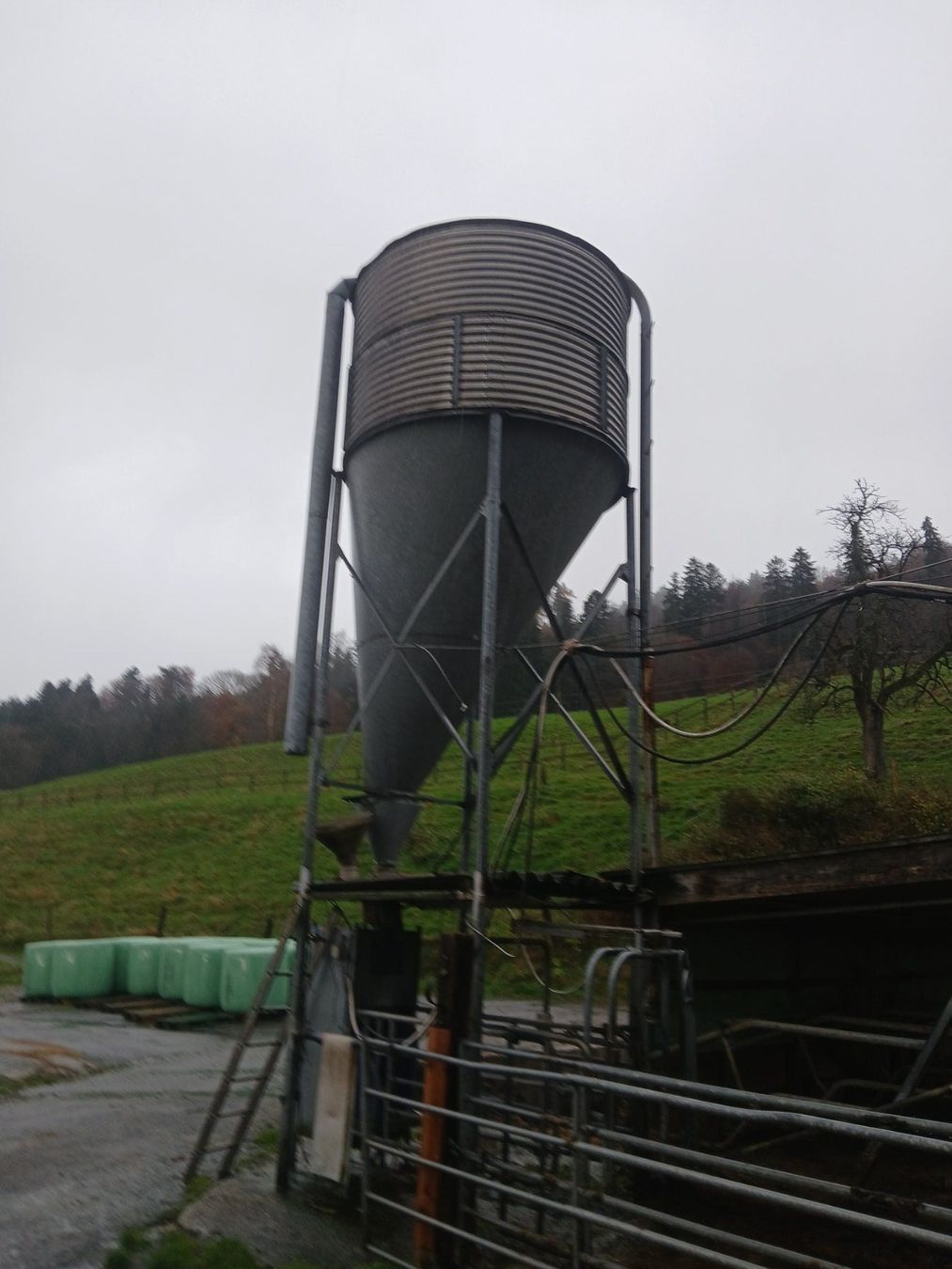 Mangimi: Futtersilo Metall – Usato da Rotkreuz venduto da rigu01 2