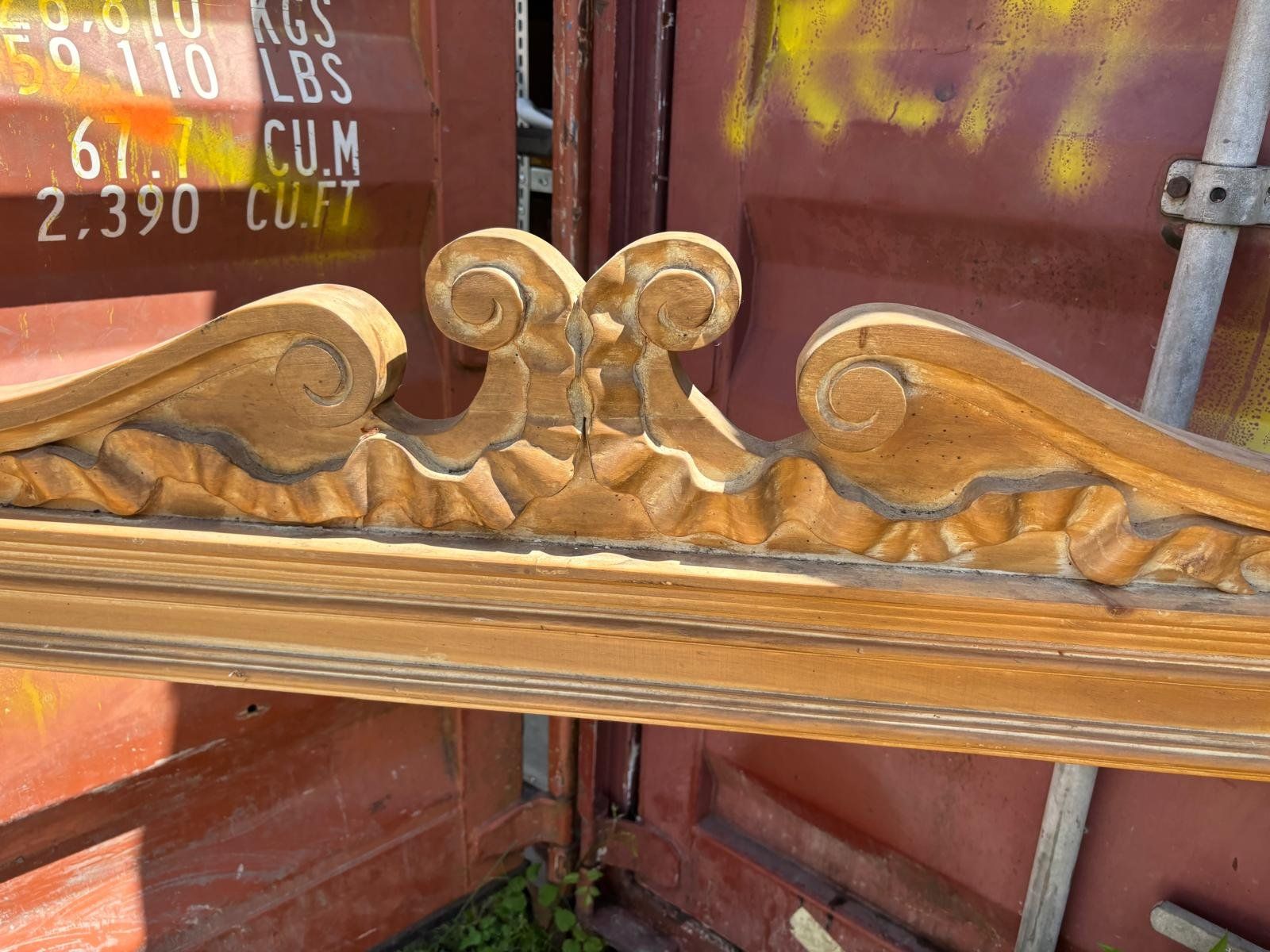 Cornici: Holzrahmen Antik mit Giebel-Ornament – Usato da Regensdorf venduto da RCM_8105Regensdorf 1
