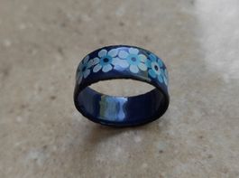 Dunkelblauer Modeschmuck Ring / Blüten