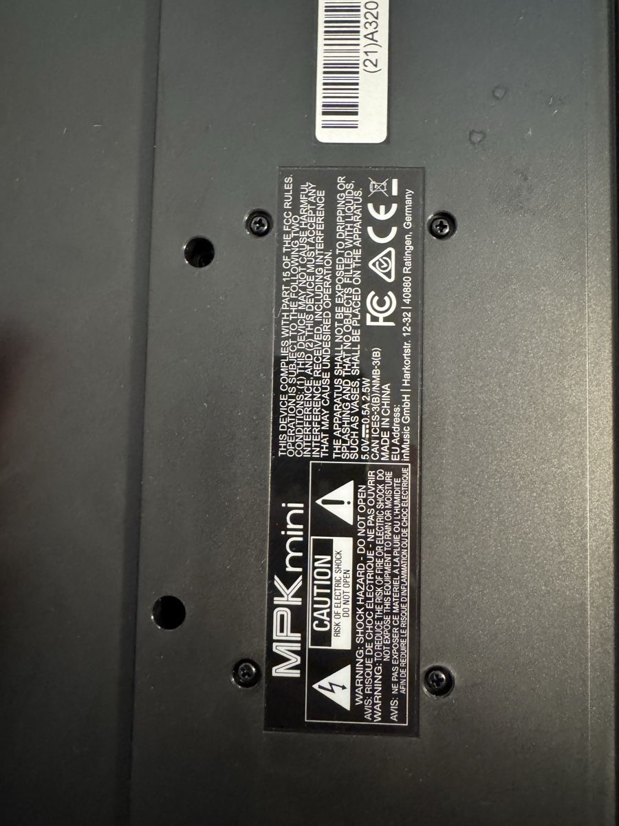 Akai Console di mixaggio: Akai MPK Mini  – Usato da Buchberg venduto da jon_w9fy 2