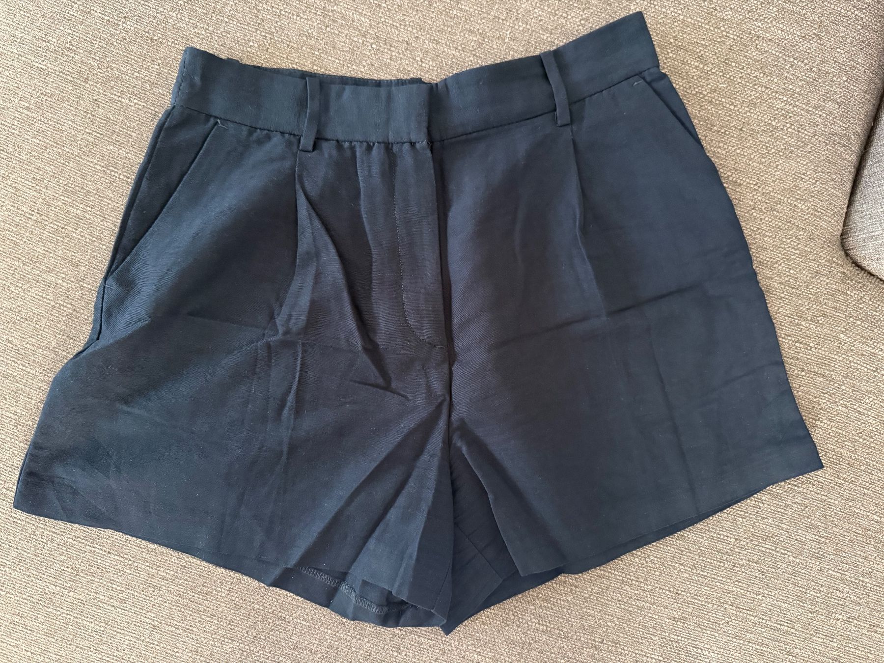 H&M Hosen: Leinenshort von H&M – Gebraucht aus Wettingen von Clodle81
