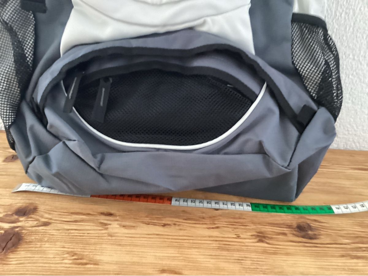 Zaini: Rucksack mit diversen Innen und Aussentaschen – Nuovo (secondo la descrizione) da Wassen UR venduto da SABDOM 1