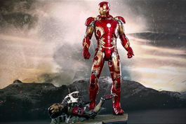 Hot Toys Iron Man Mark XLIII