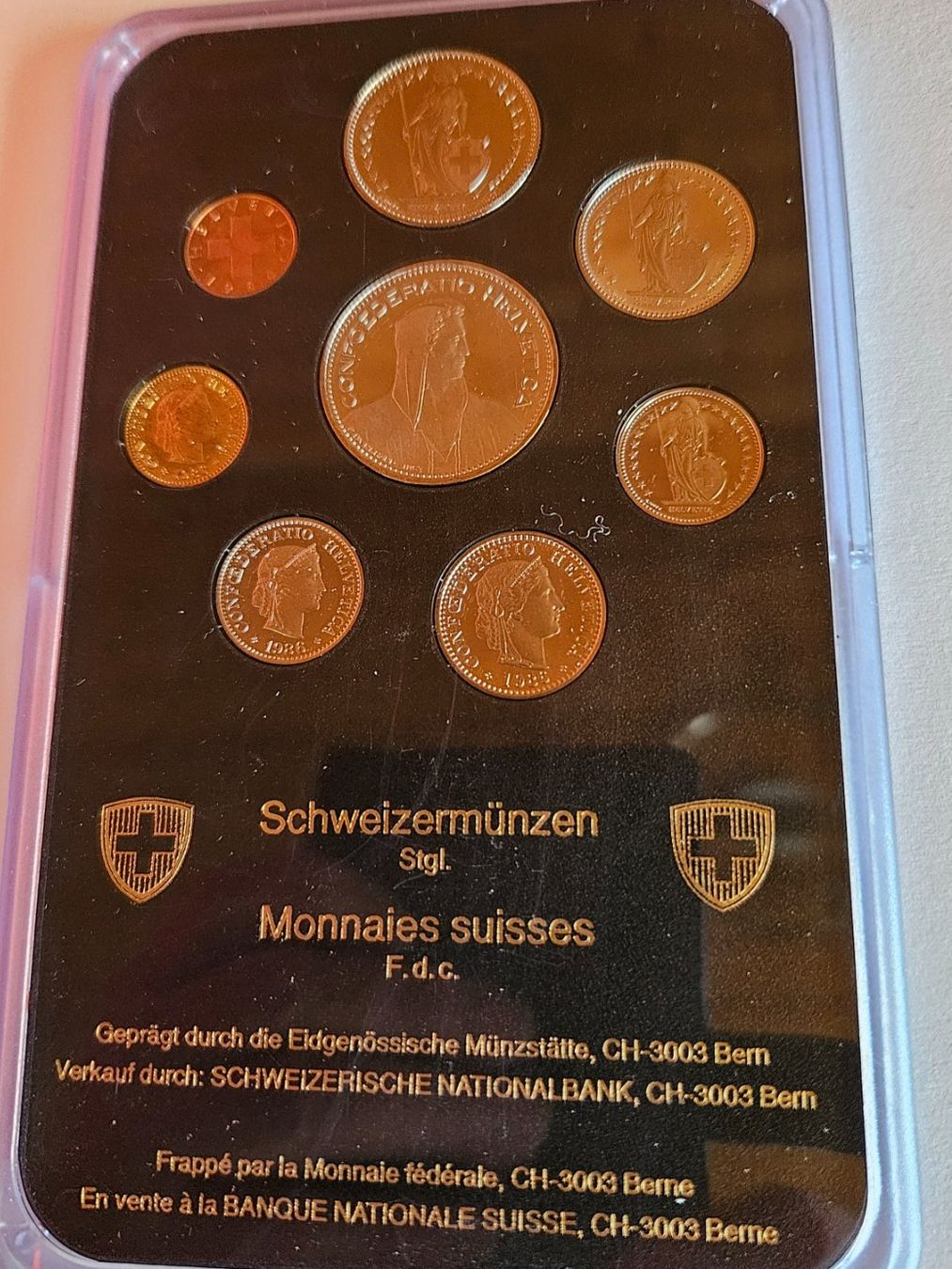Toutes les monnaies: Ensemble de monnaies suisses FDC 1986 – Neuf avec emballage d'origine à St-Barthélemy VD par meal83 2