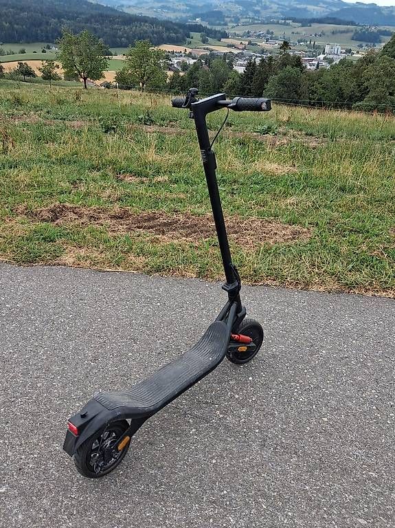 Kickboard: Neuwertiges E-Trottinett zu verkaufen – Gebraucht aus Ruswil von moene92 3